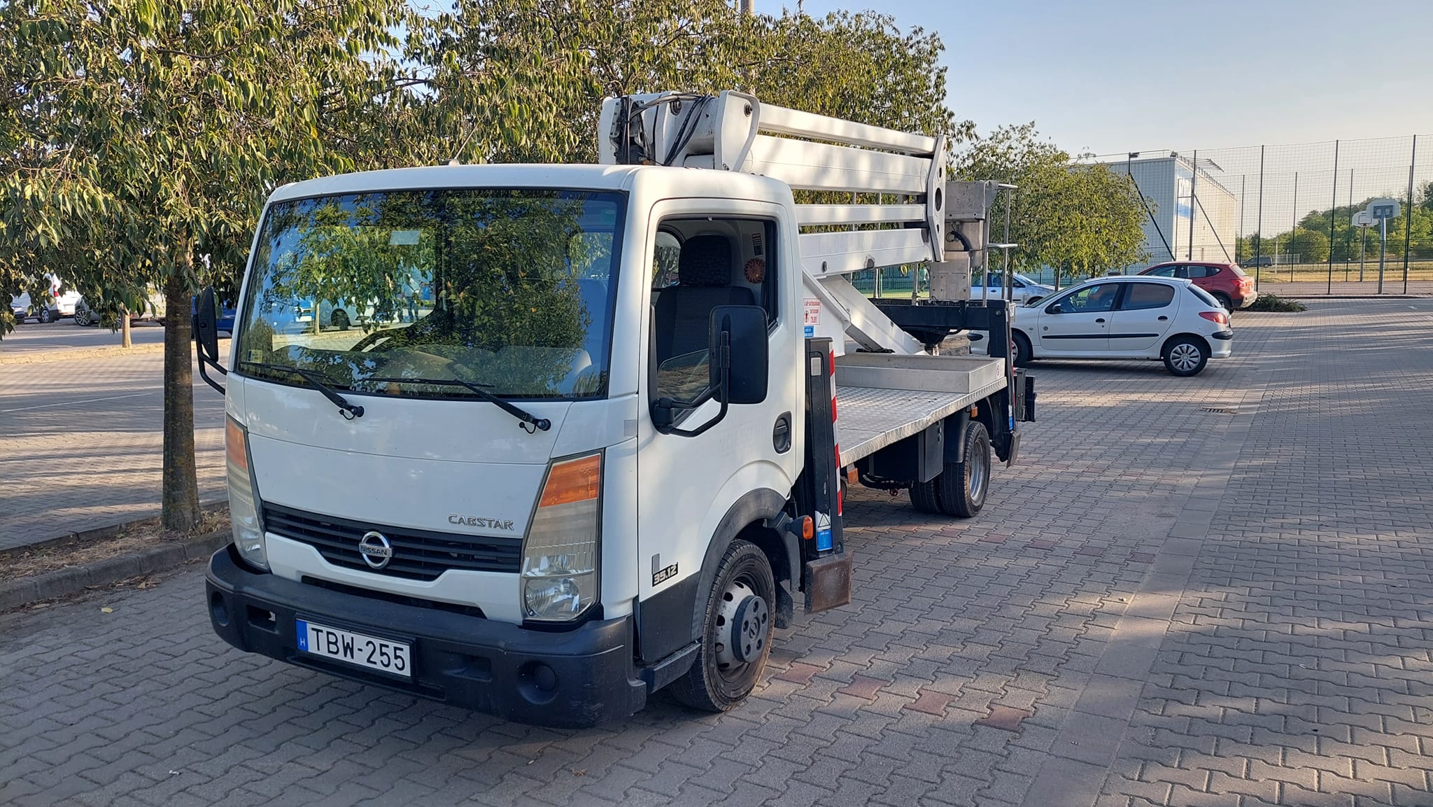 Emelőkosaras darunk 2